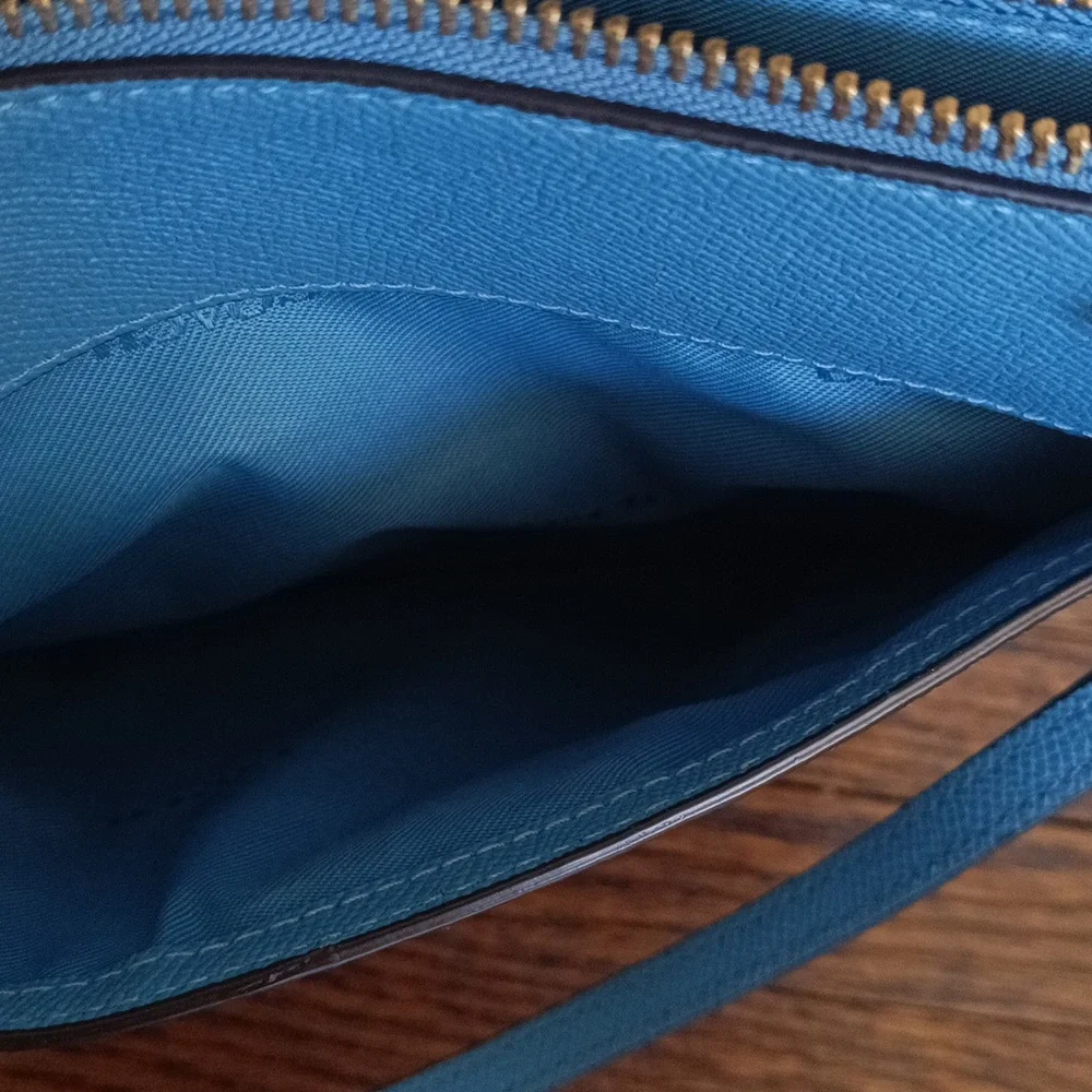 NWOT Coach Blue Cross Body Bag - Picture 9 of 10